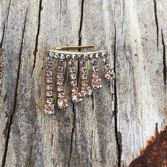 ✨Vela Fringe Angel Wing Climber Earrings!💖 - Picture 3 of 4